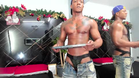 Ronnie 777 online show from December 4, 2024, 11:35 pm