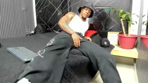 Ronnie 777 online show from March 1, 2025, 11:26 pm