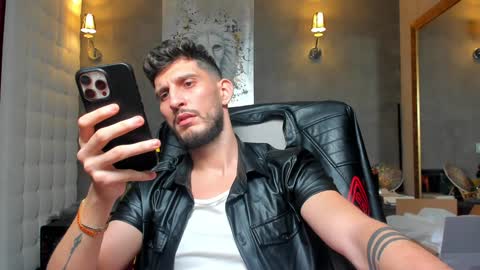onlyfans-   online show from January 15, 2025, 1:56 am