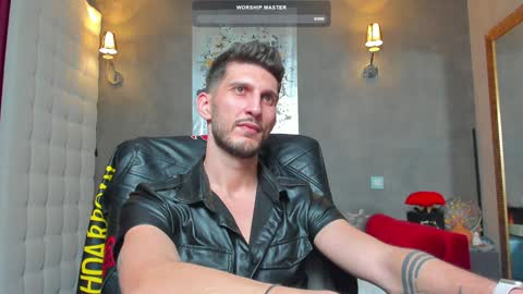 onlyfans-   online show from February 4, 2025, 9:10 pm