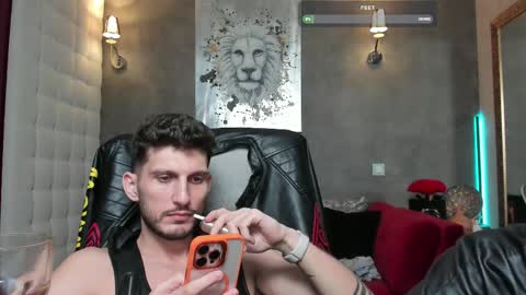onlyfans-   online show from February 18, 2025, 1:32 am