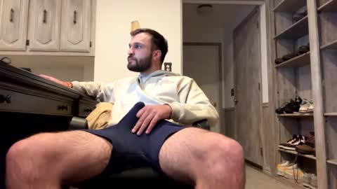 roofguy11 online show from January 9, 2025, 6:36 pm