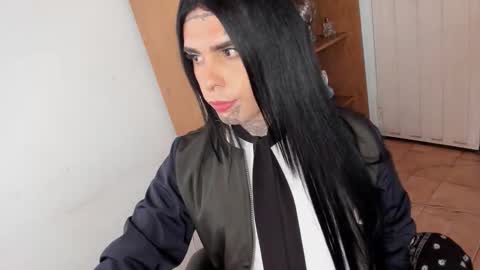 herreraisa offical online show from February 2, 2026, 9:57 pm