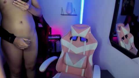  MIA AND PAUL online show from March 16, 2026, 5:44 am