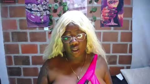 roos_veyker online show from June 25, 2026, 4:22 pm