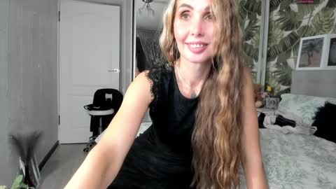 Aurora online show from December 6, 2024, 1:51 am