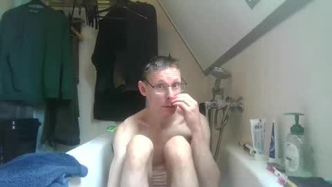 rororober online show from February 17, 2026, 10:23 am