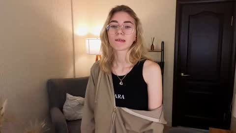 Emma online show from October 8, 2025, 8:01 am