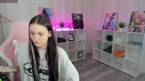 Viola online show from May 17, 2026, 12:52 am