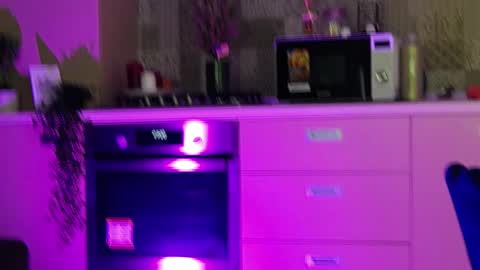 Rose online show from May 11, 2026, 3:23 am