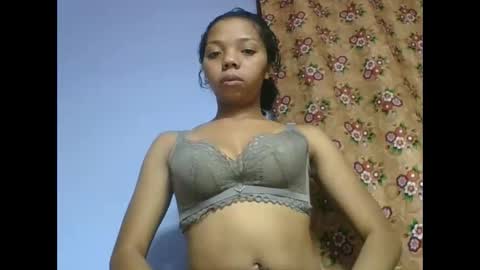 rosah225127 online show from May 26, 2026, 5:58 am