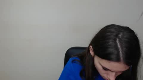 Snapshot of rosalais_ chatting on October 2, 2025, 6:53 am Rose online show from October 2, 2025, 6:53 am