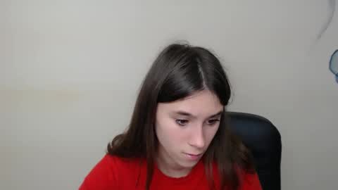 Snapshot of rosalais_ chatting on October 7, 2025, 6:54 am Rose online show from October 7, 2025, 6:54 am