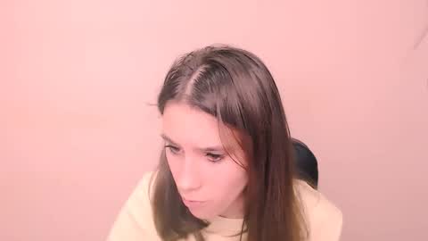 Snapshot of rosalais_ chatting on October 18, 2025, 6:26 am Rose online show from October 18, 2025, 6:26 am