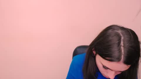 Snapshot of rosalais_ chatting on October 23, 2025, 7:18 am Rose online show from October 23, 2025, 7:18 am