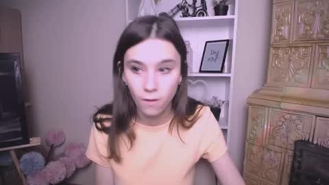 Snapshot of rosalais_ chatting on February 19, 2026, 7:48 am Rose online show from February 19, 2026, 7:48 am