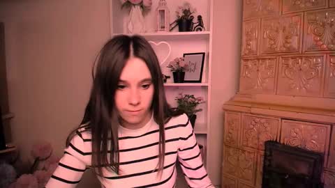 Snapshot of rosalais_ chatting on March 27, 2026, 8:48 am Rose online show from March 27, 2026, 8:48 am