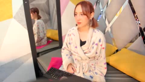 rosalie_velvet online show from March 18, 2026, 2:37 am