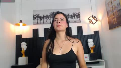 Snapshot of rosaliea chatting on April 28, 2026, 8:58 pm R O S A L I A online show from April 28, 2026, 8:58 pm