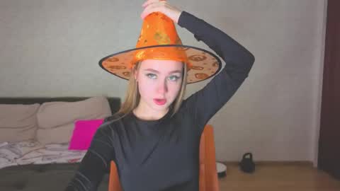 rosalina online show from October 28, 2025, 6:39 am