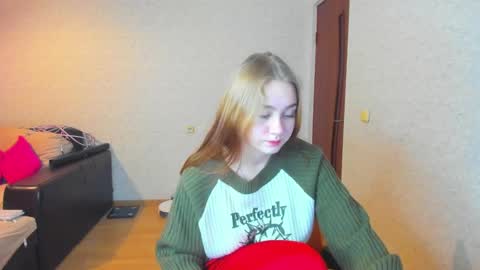 rosalina1690 online show from December 8, 2024, 9:41 pm