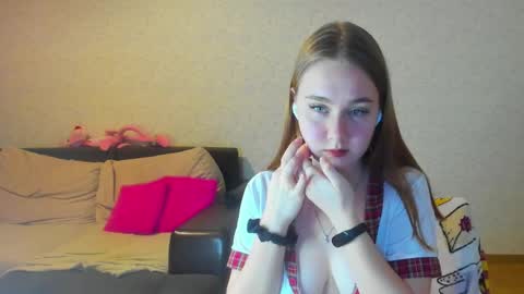 rosalina1690 online show from January 7, 2025, 8:31 pm