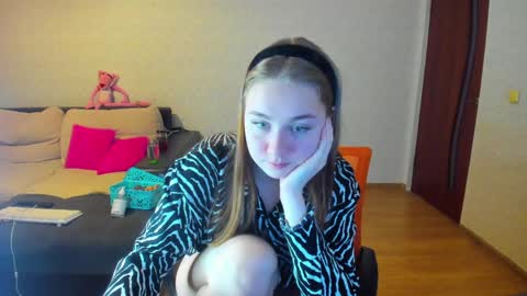 rosalina1690 online show from January 28, 2025, 9:29 pm
