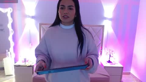 Snapshot of rosalind_tay chatting on February 19, 2026, 11:06 am ROSALIN online show from February 19, 2026, 11:06 am