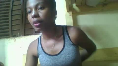 Snapshot of rosalinda933 chatting on February 26, 2026, 12:15 pm Rosalinda online show from February 26, 2026, 12:15 pm