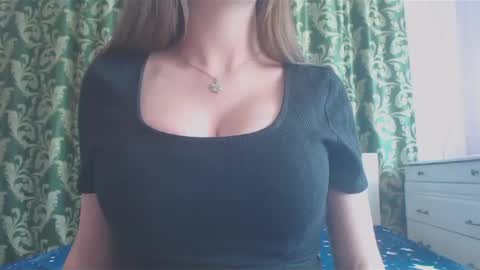 RosalNiils online show from February 13, 2025, 8:27 am