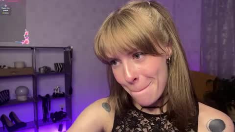 Snapshot of rosamoore chatting on May 16, 2026, 3:33 pm RoosaMoore online show from May 16, 2026, 3:33 pm