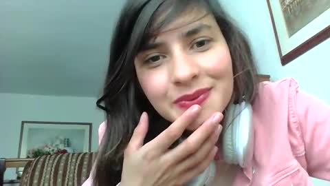 Snapshot of rosasvioletas chatting on October 16, 2025, 5:25 pm rosasvioletas online show from October 16, 2025, 5:25 pm