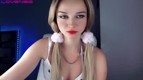 Snapshot of rose__luck chatting on September 20, 2025, 6:53 pm rose__luck online show from September 20, 2025, 6:53 pm