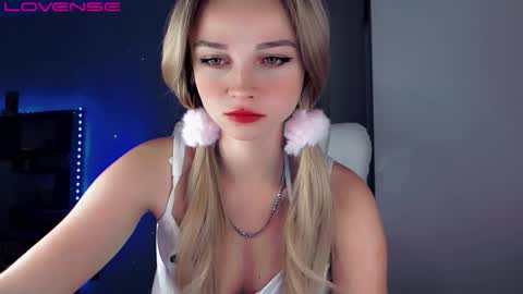 Snapshot of rose__luck chatting on September 25, 2025, 6:44 pm rose__luck online show from September 25, 2025, 6:44 pm