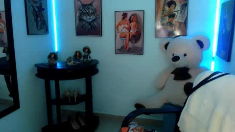 Rose online show from December 2, 2024, 3:03 pm