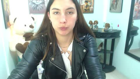 Rose online show from February 19, 2025, 7:27 pm