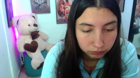 Rose online show from March 12, 2025, 7:49 pm