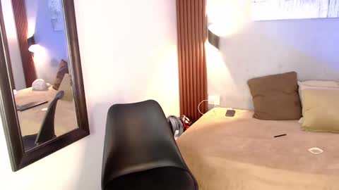 Snapshot of rose_crimson chatting on October 11, 2025, 11:25 pm rose_crimson online show from October 11, 2025, 11:25 pm