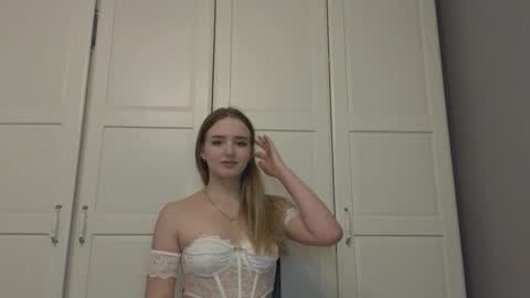 Luna online show from December 16, 2025, 5:18 pm