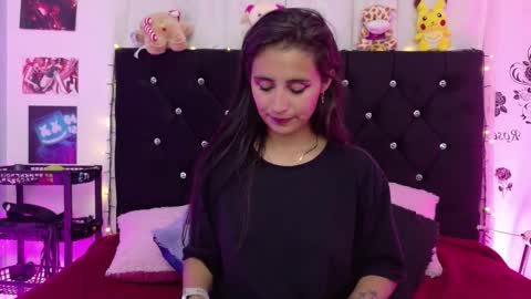 Snapshot of rose_smiley1 chatting on March 8, 2026, 5:44 am Rose online show from March 8, 2026, 5:44 am