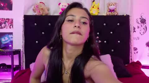 Snapshot of rose_smiley1 chatting on March 16, 2026, 5:24 am Rose online show from March 16, 2026, 5:24 am