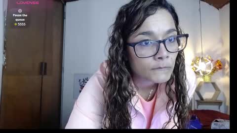 Snapshot of rose_thompson1 chatting on September 21, 2025, 2:40 pm Rose  online show from September 21, 2025, 2:40 pm
