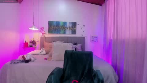Rose  online show from May 2, 2026, 1:38 pm