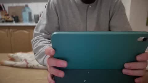 Rose and the Collector online show from October 10, 2025, 10:14 am