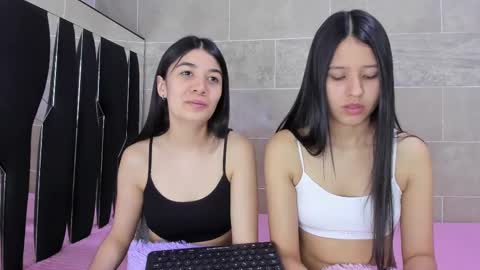 Rose y Miah online show from March 2, 2025, 7:43 am