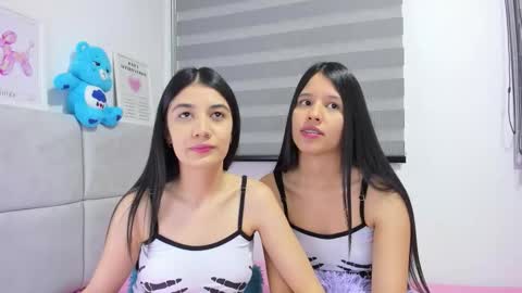 Rose y Miah online show from October 19, 2025, 4:35 am