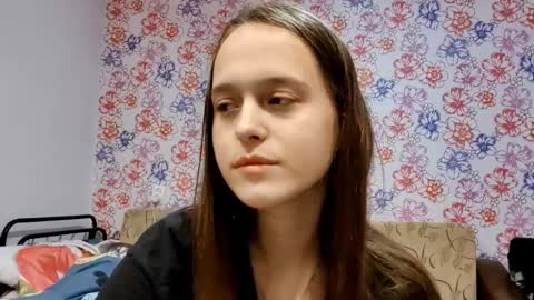 Snapshot of roseannehensle chatting on November 26, 2025, 5:19 am Sophie online show from November 26, 2025, 5:19 am