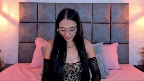 roseaurora online show from April 27, 2026, 11:19 am