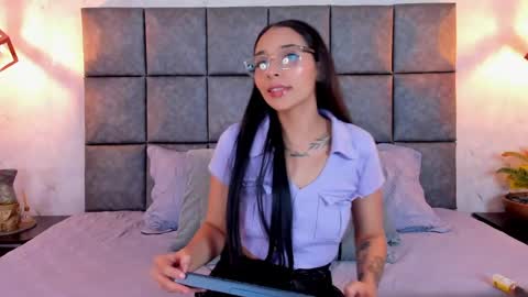 roseaurora online show from May 4, 2026, 12:01 pm