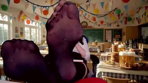 Snapshot of roseblooom chatting on October 3, 2025, 4:48 pm Rosebloom online show from October 3, 2025, 4:48 pm